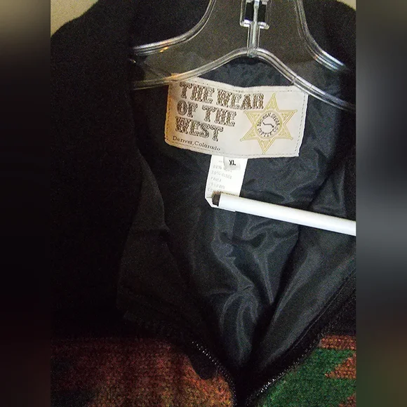 THE WEAR OF THE WEST Vtg Sweater 80% wool20% other Panel & 35% wool 60% Man mada - Picture 2 of 4